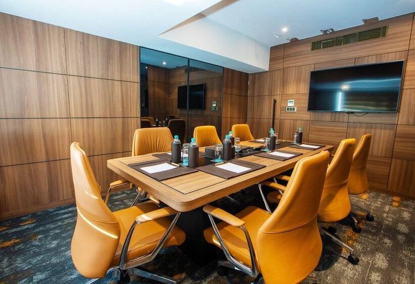 בית מלון כפרי The Fern Goregaon