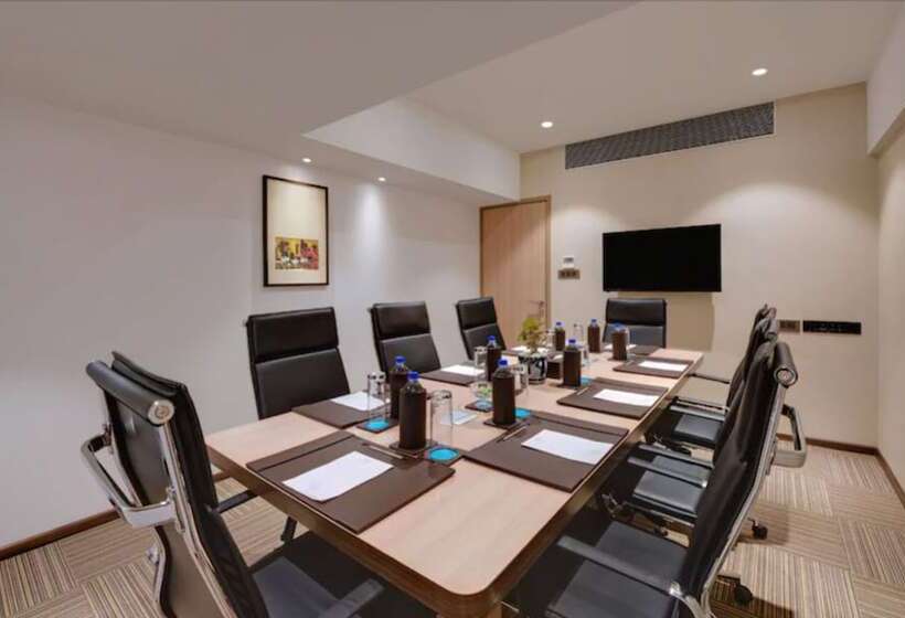 هتل The Fern Goregaon