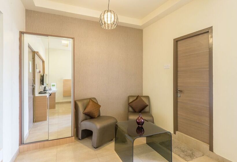 Отель Treebo Nestlay Airport Alandur