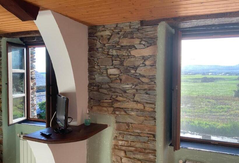 Отель Y Apartamentos Penarronda Playa