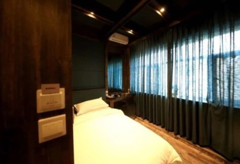 هتل Yema Silk Road Inn