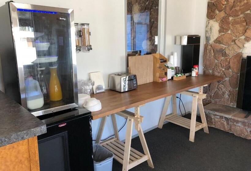 فندق على الطريق Howard Johnson By Wyndham Edson