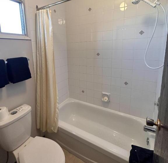 فندق على الطريق Howard Johnson By Wyndham Edson