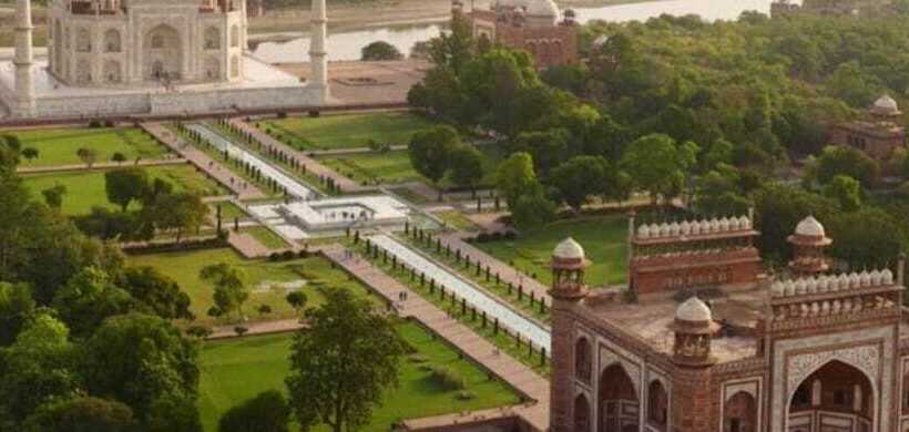 הוסטל Moustache Agra