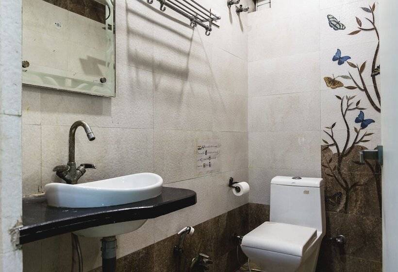 הוסטל Moustache Agra