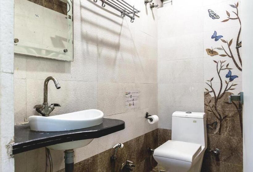 הוסטל Moustache Agra