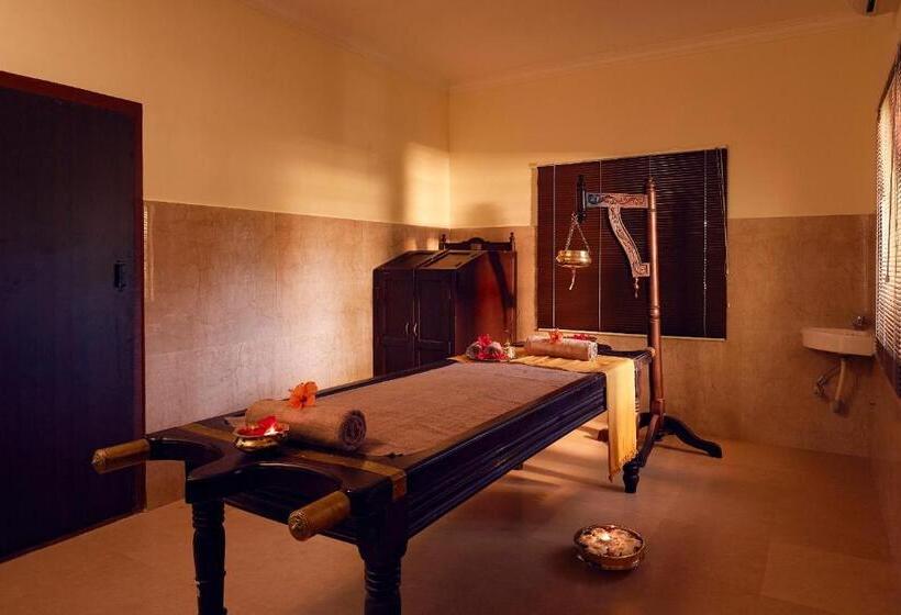 リゾートホテル Sterling Anaikatti