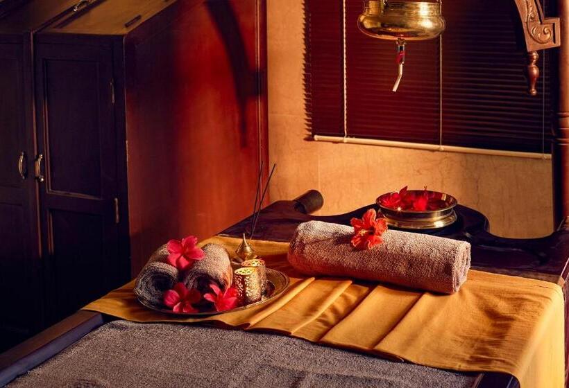 リゾートホテル Sterling Anaikatti