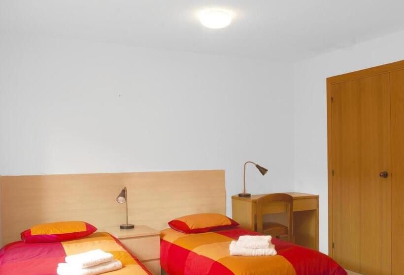 Résidencia Universitària Pare Claret   Hostel