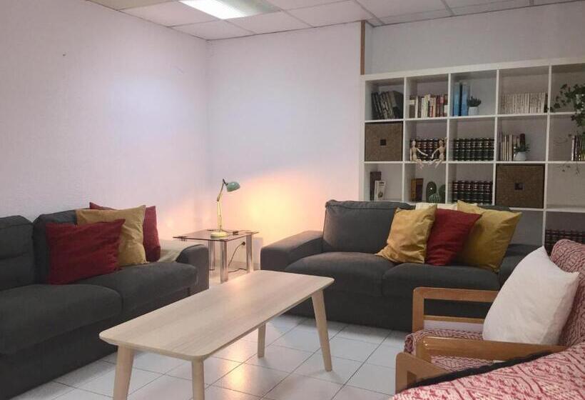 Résidencia Universitària Pare Claret   Hostel