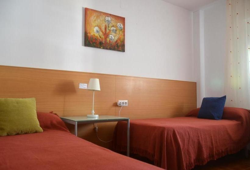 Torre De La Victoria Hostel