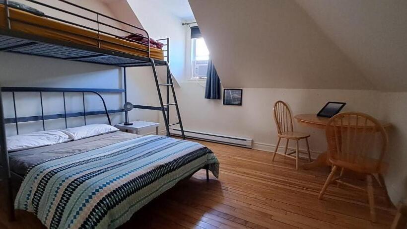 Auberge De Jeunesse Magog Orford Hostel