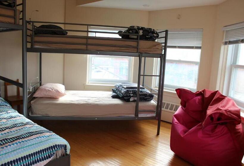 Auberge De Jeunesse Magog Orford Hostel