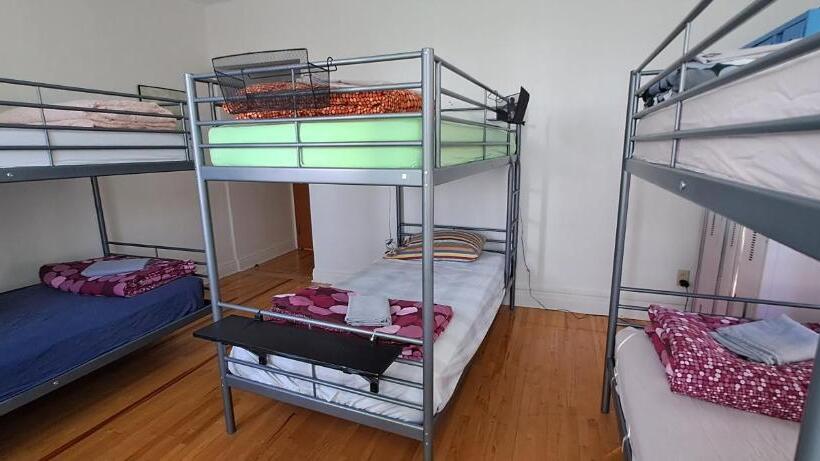 Auberge De Jeunesse Magog Orford Hostel