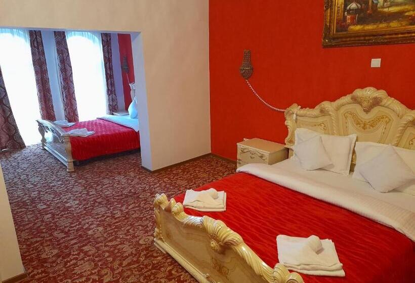 צימר Pensiunea Crown Royal