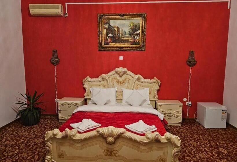 צימר Pensiunea Crown Royal