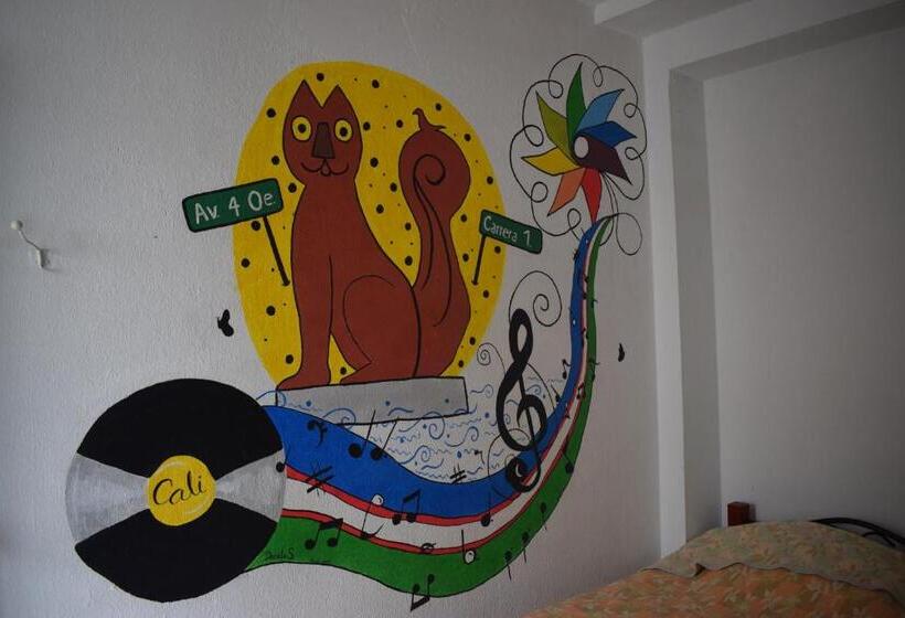 تختخواب و صبحانه Deportel Cali