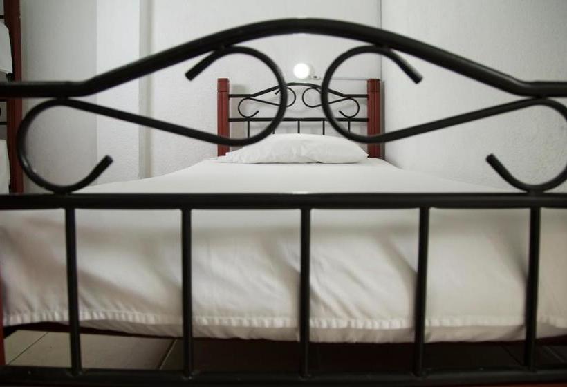 تختخواب و صبحانه Deportel Cali