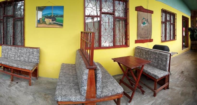 تختخواب و صبحانه House Of Coffee