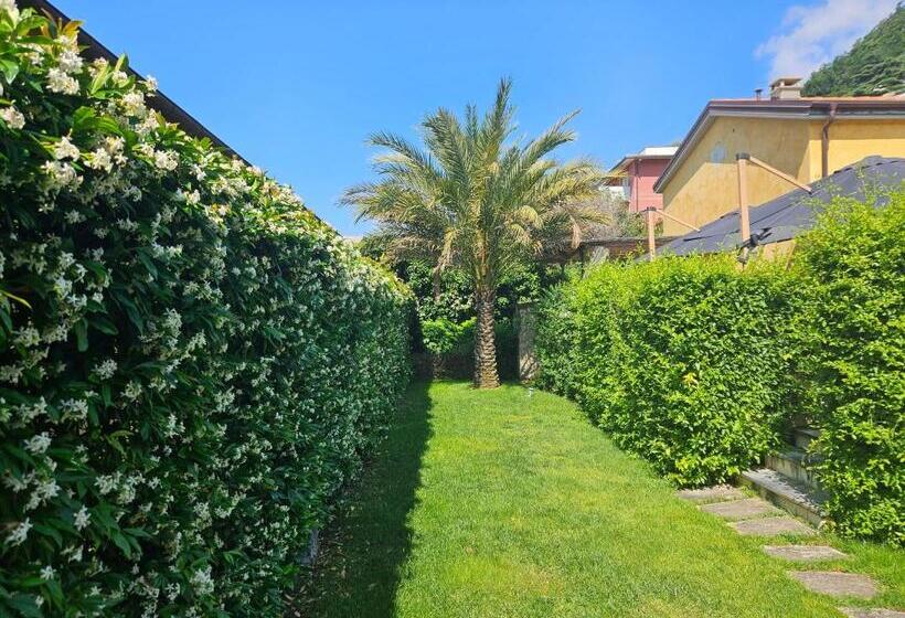 مبيت وإفطار La Rocca Maison De Charme