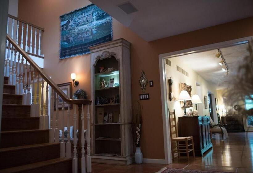 민박 The Inn At White Oak