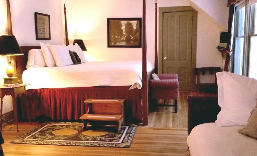 민박 Timbercliffe Cottage Inn