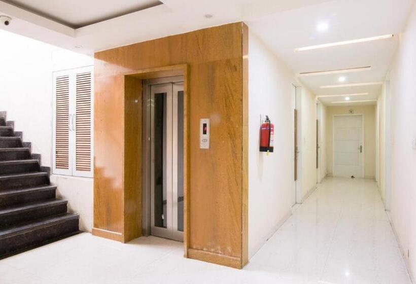 住宿加早餐  Treebo House Inn