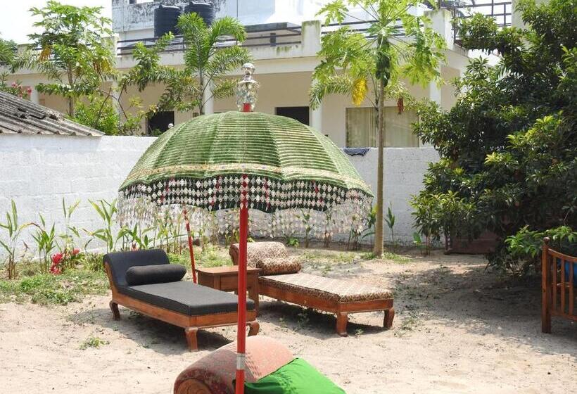 فندق Alleppey Beach Garden