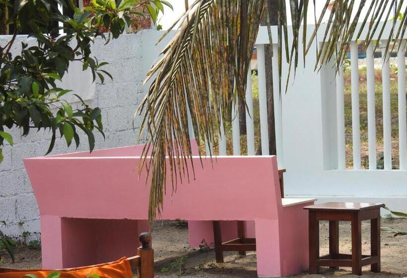 فندق Alleppey Beach Garden