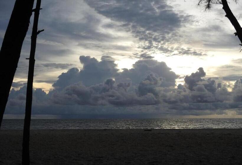 فندق Alleppey Beach Garden