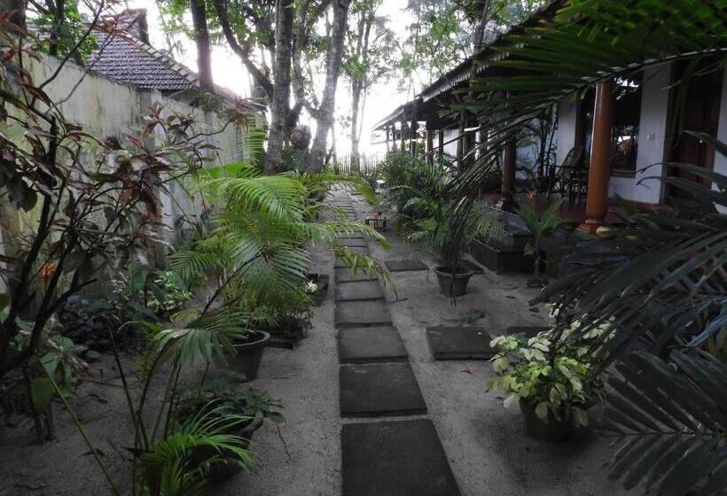فندق Alleppey Beach Garden
