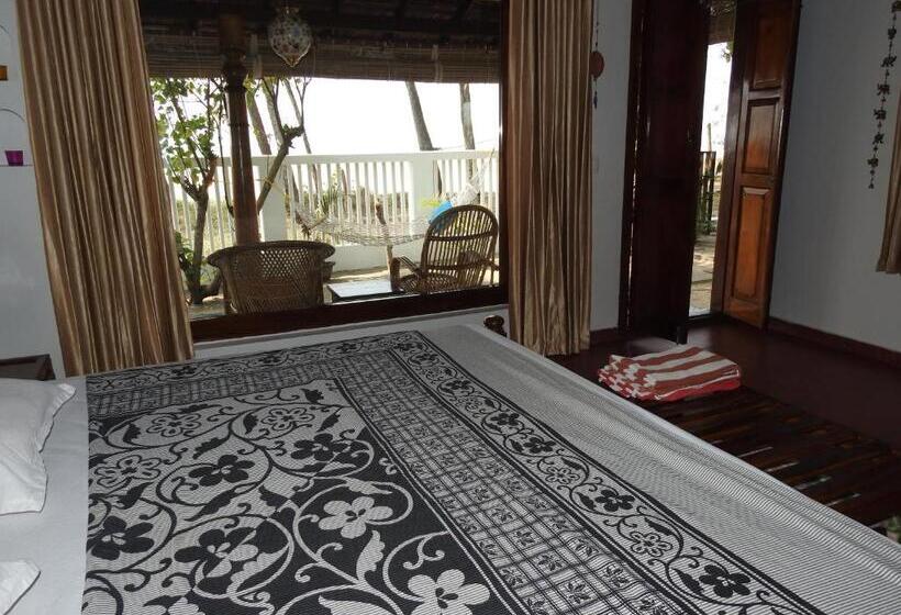 فندق Alleppey Beach Garden