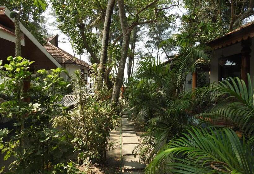 فندق Alleppey Beach Garden