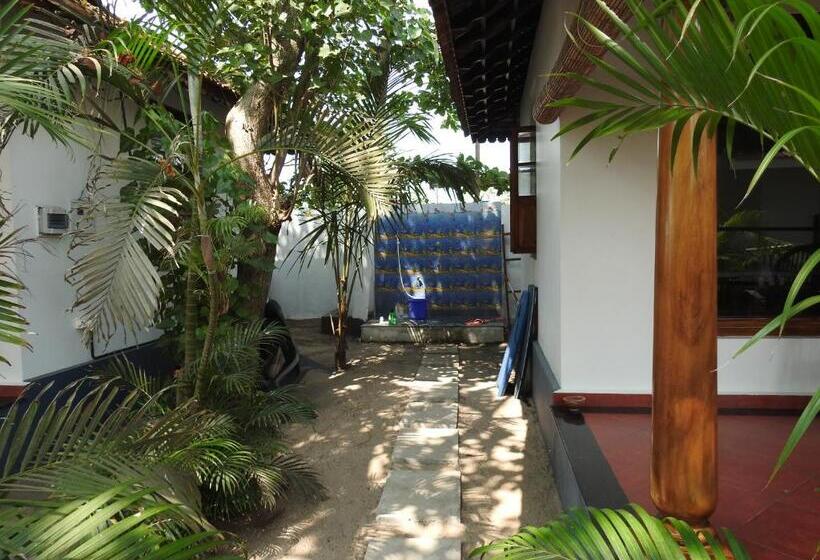 فندق Alleppey Beach Garden