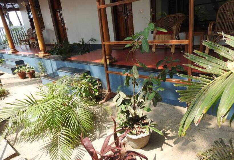 فندق Alleppey Beach Garden