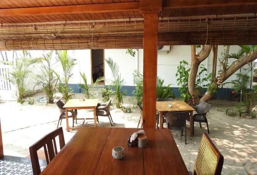 فندق Alleppey Beach Garden