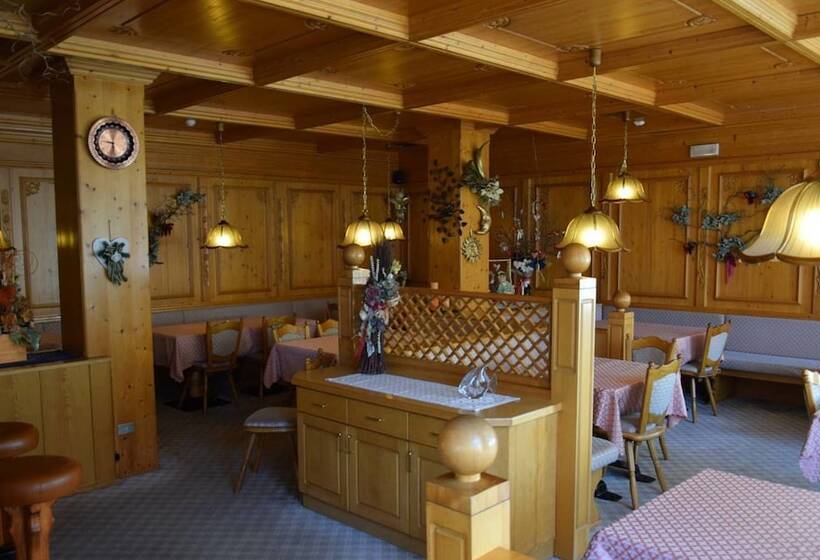 Отель Alpenrose