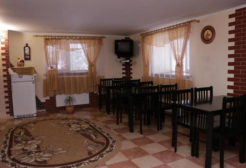 هتل Karpatskyi Maetok