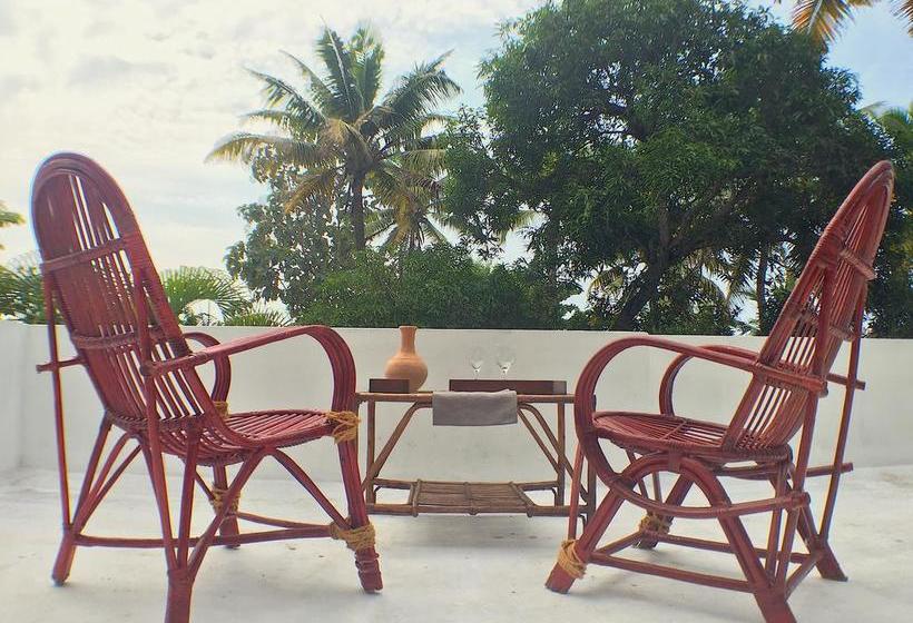 Hotel Mint Inside Garden