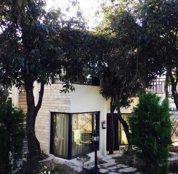 בית מלון כפרי Ojaswi Himalayan Resort