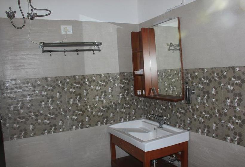 בית מלון כפרי Ojaswi Himalayan Resort