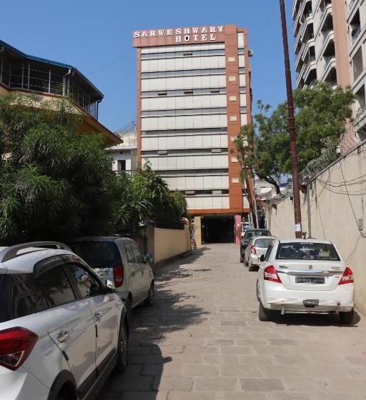 호텔 Sarweshwary