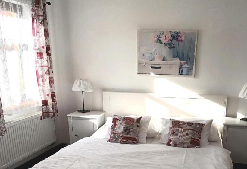 ホテル Střelnice