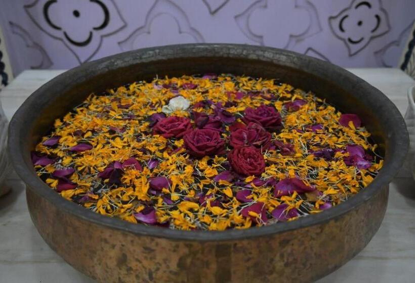 ホテル The Kannelite