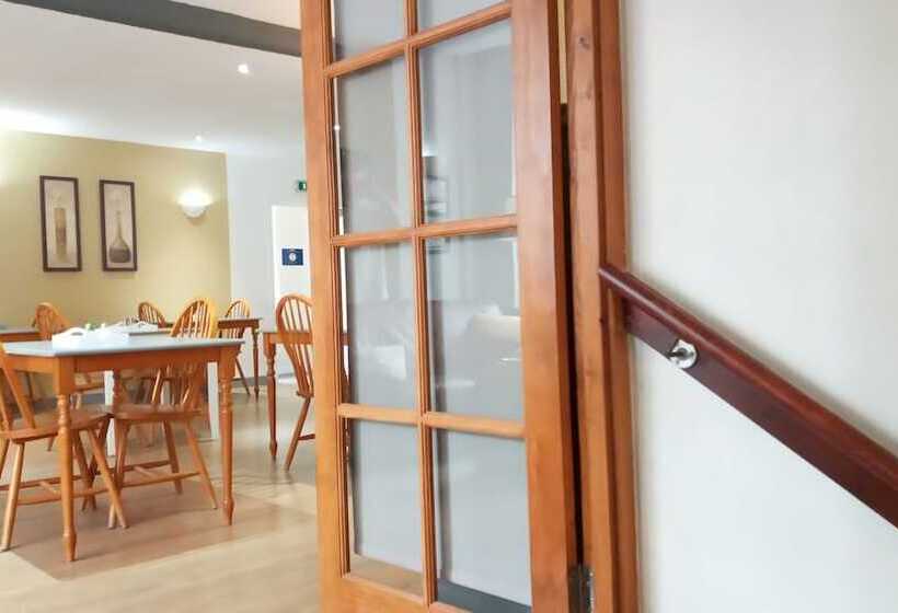 Отель The Royal