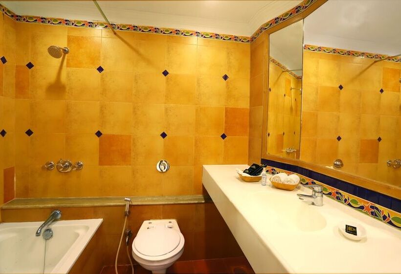 Kohinoor Samudra Beach Resort