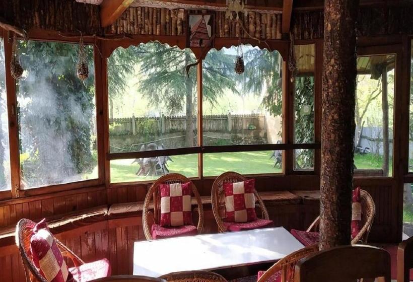 אתר נופש Brown Palace