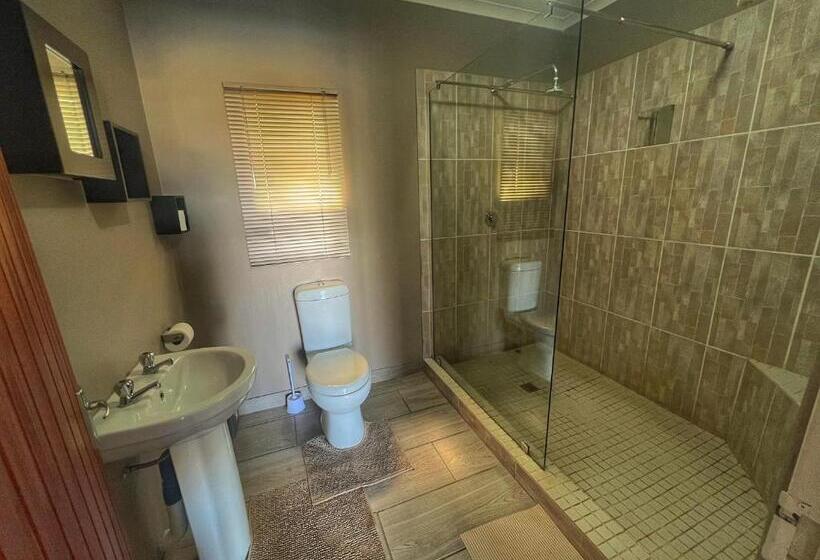 אתר נופש Lake Grappa Guestfarm