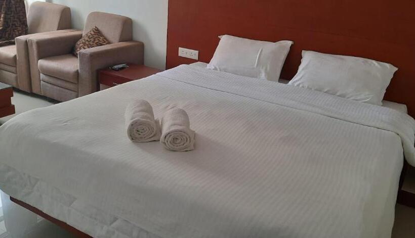 Курорт Nakshatra Emerald