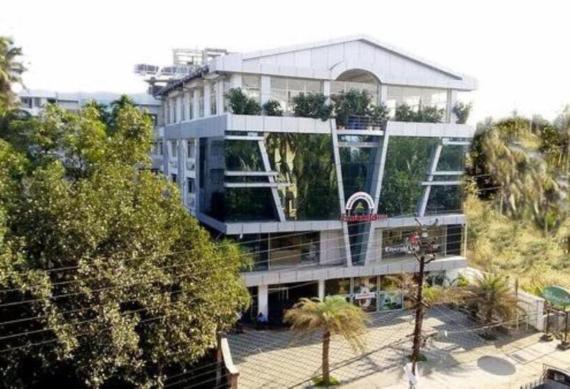 Курорт Nakshatra Emerald